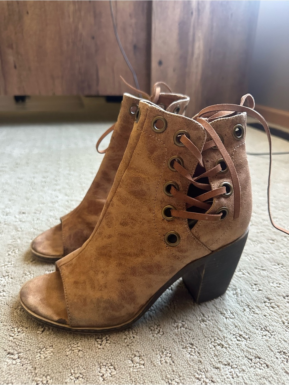 Vintage 93 Lace-Up Open-Toe Womens Ankle Boot in Tan